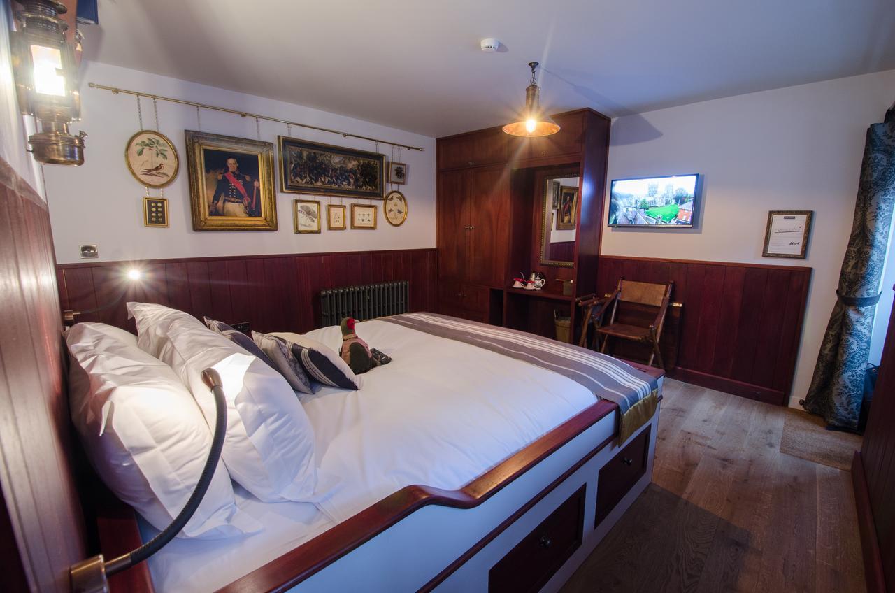 1777. At The Albion Otel Wimborne Minster Dış mekan fotoğraf