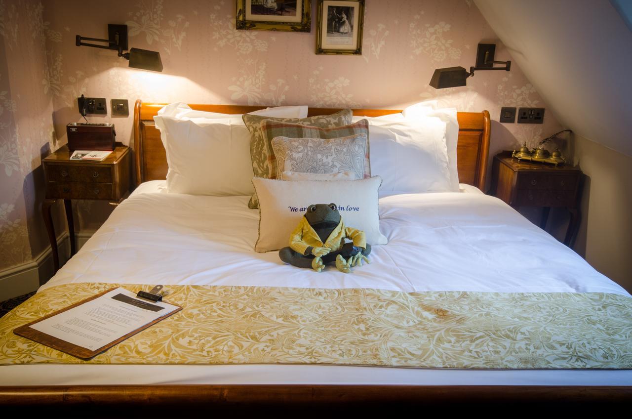 1777. At The Albion Otel Wimborne Minster Dış mekan fotoğraf
