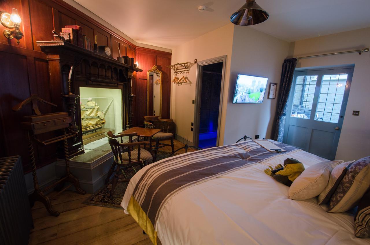 1777. At The Albion Otel Wimborne Minster Dış mekan fotoğraf