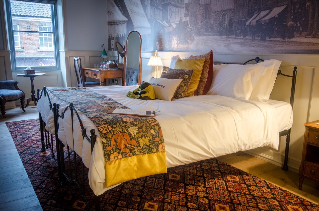 1777. At The Albion Otel Wimborne Minster Dış mekan fotoğraf